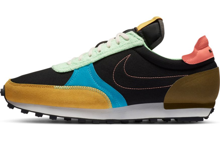 Nike DC3274-064 — side view