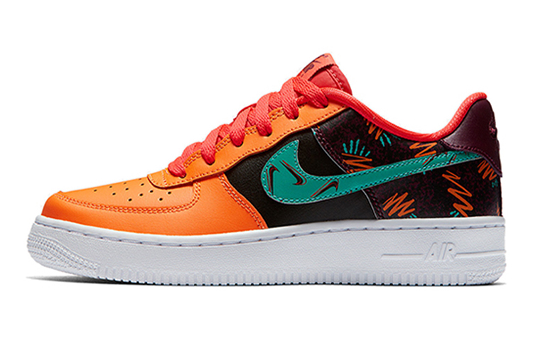 Nike AT3407-600 — side view